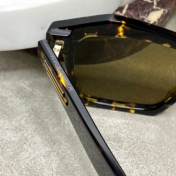 BOTTEGA VENETA 55mm Cat Eye Sunglasses Havana Frame Brown Lens | New in Case - Picture 7 of 11